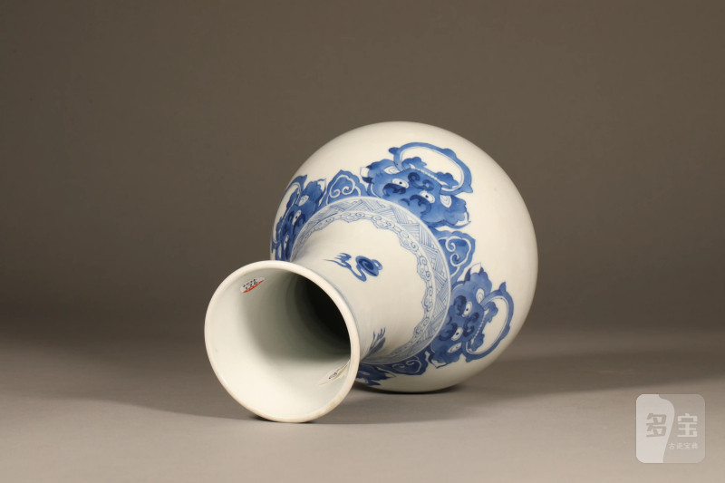 清 青花瑞兽衔环尊 - 图6